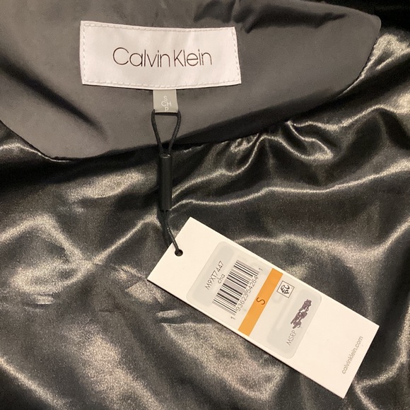 Calvin Klein Vest - Size Small - NWT - Picture 2 of 3